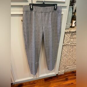 Ladies Talbots ankle pants, black and white, size 12